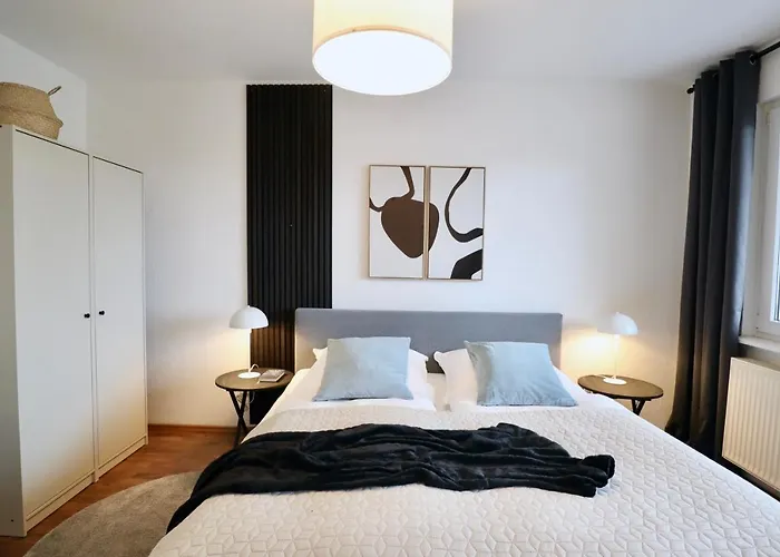 Sabe Apartment: Balcony + Free Parking + Netflix