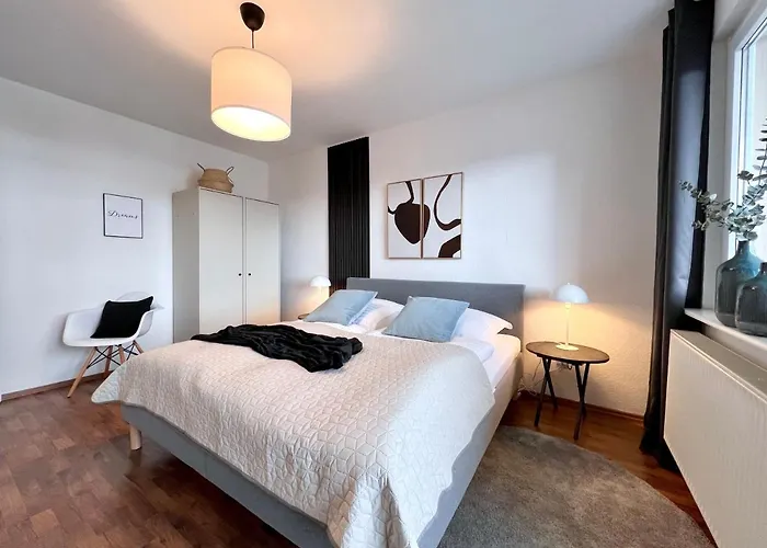 Sabe Apartment: Balcony + Free Parking + Netflix